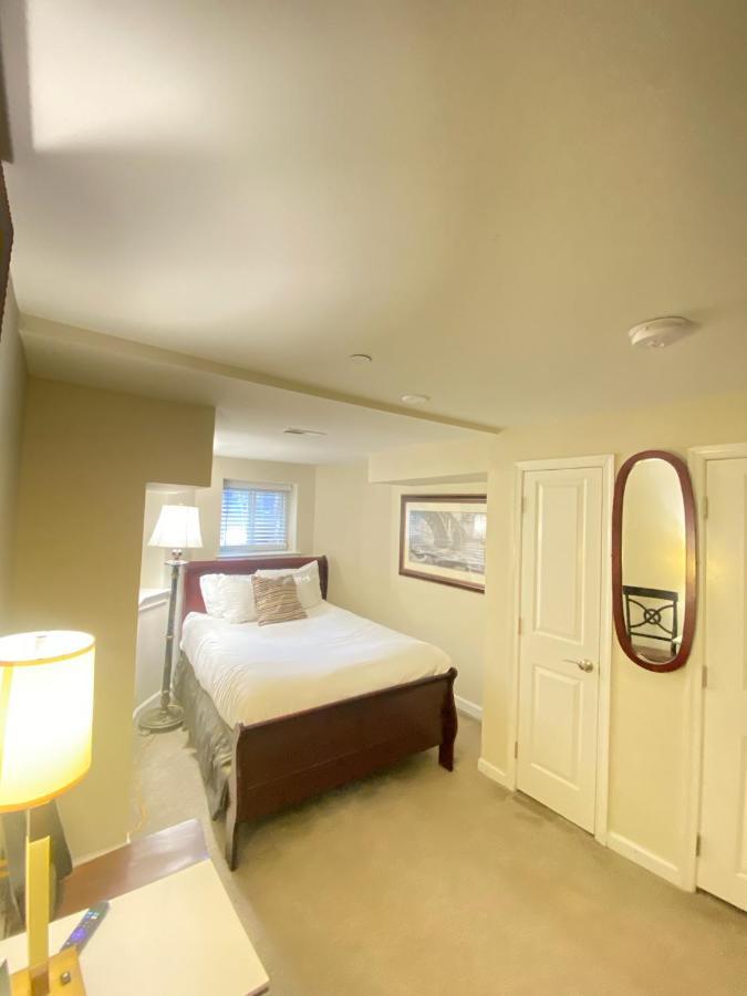 Lovely Remodeled 2Bdrm Basement Home Ουάσινγκτον Εξωτερικό φωτογραφία