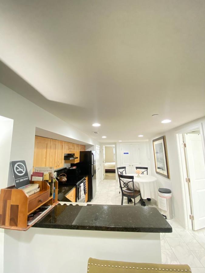 Lovely Remodeled 2Bdrm Basement Home Ουάσινγκτον Εξωτερικό φωτογραφία