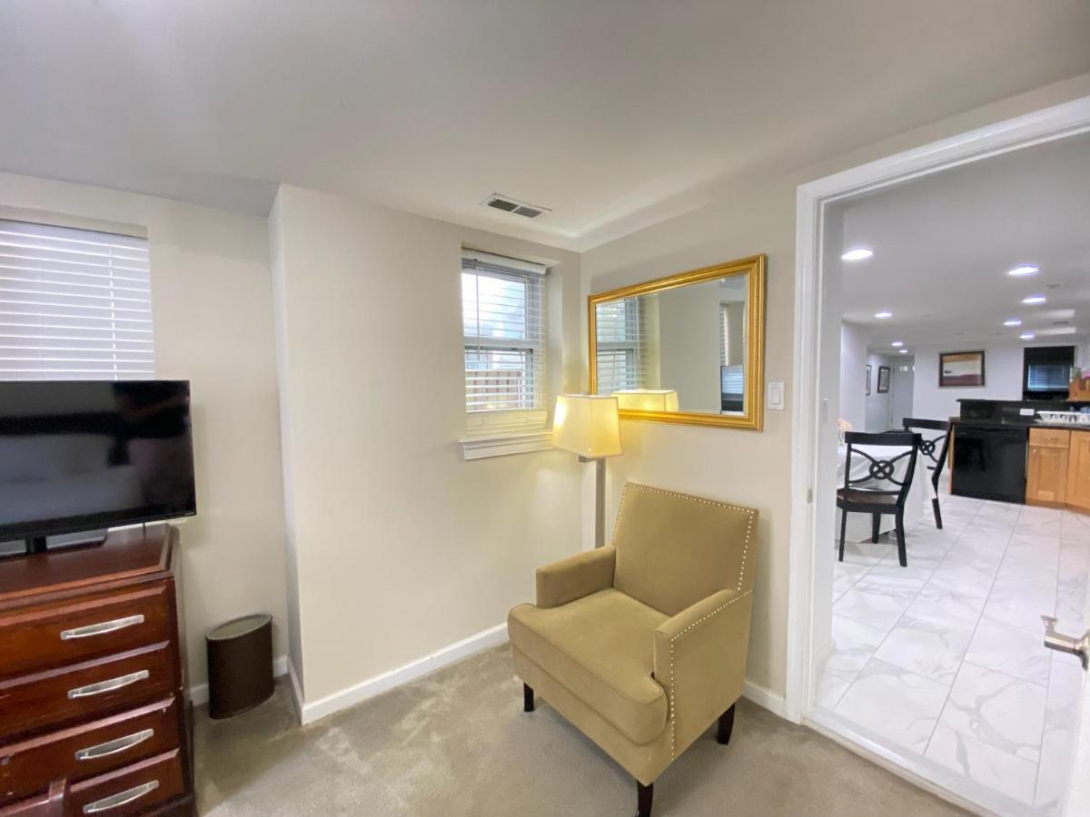 Lovely Remodeled 2Bdrm Basement Home Ουάσινγκτον Εξωτερικό φωτογραφία